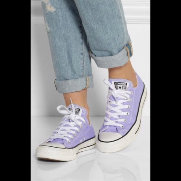 lavender low top converse